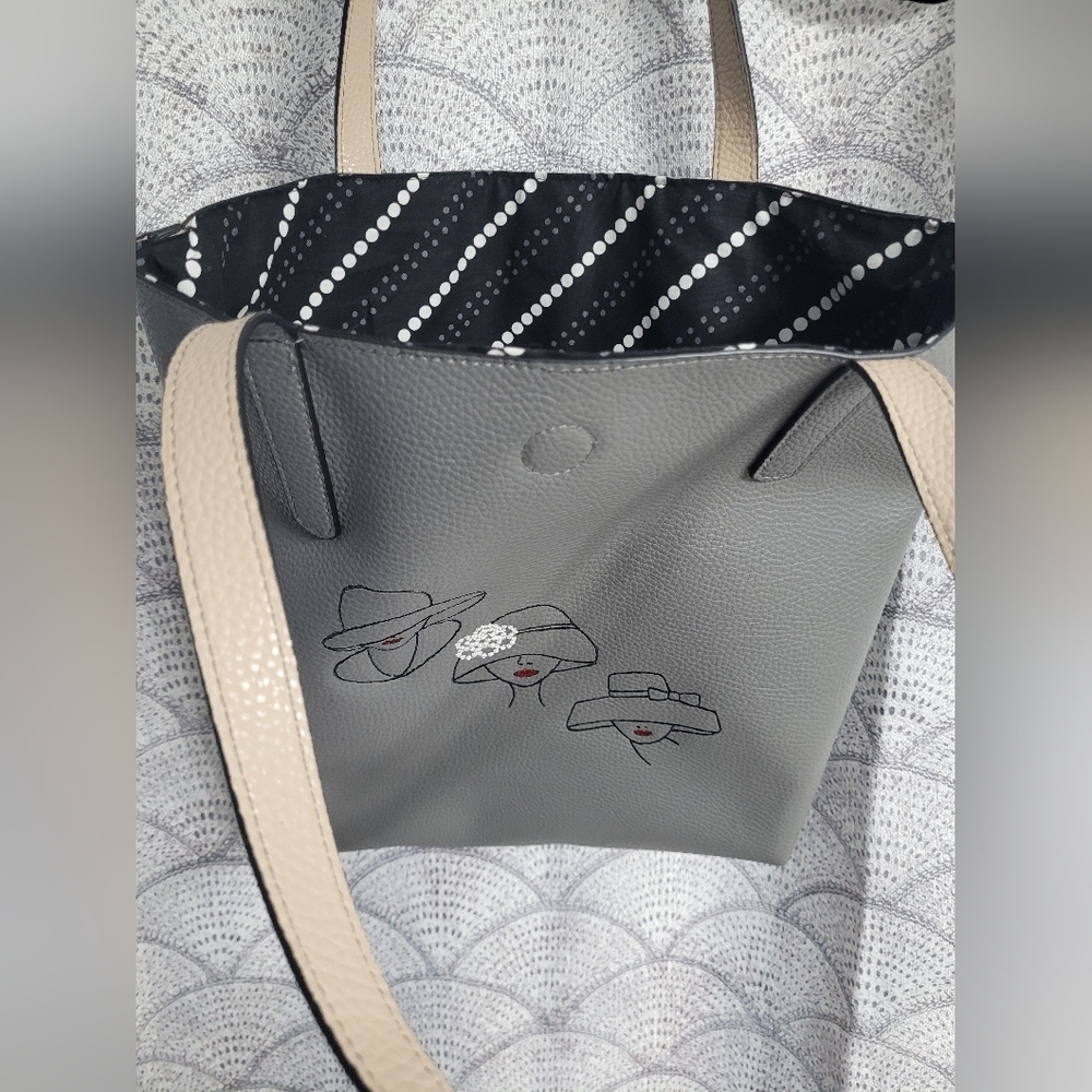 Unique Fashionable Women in Hats Elephant Gray Pebble Tote Bag. - Picture 5 of 9